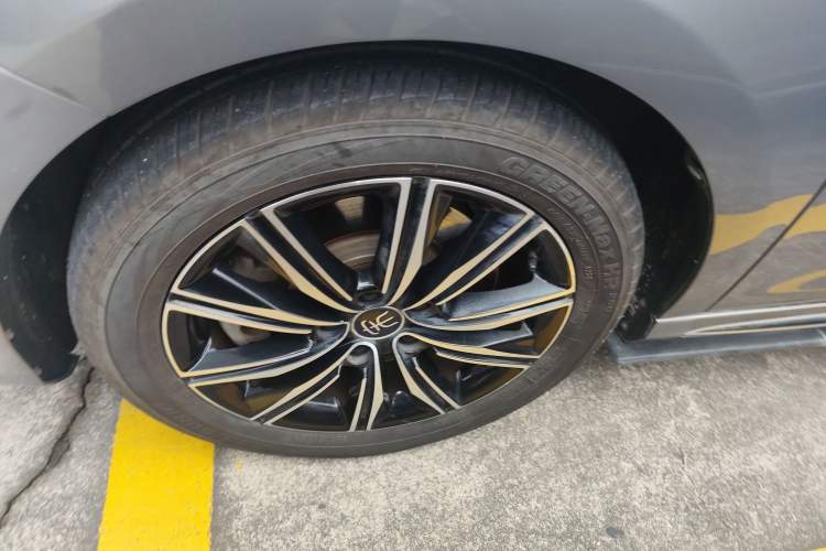 Used BYD Song MAX New Energy 2019 DM 1.5T Smart Connect Enjoyment Model 6-Seater China V Standard Exterior 7