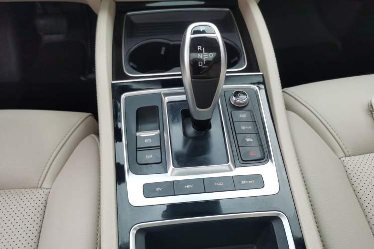 Used BYD Song MAX New Energy 2019 DM 1.5T Smart Connect Zhiyao Model 6-Seater China V Emission Standard Gear Lever