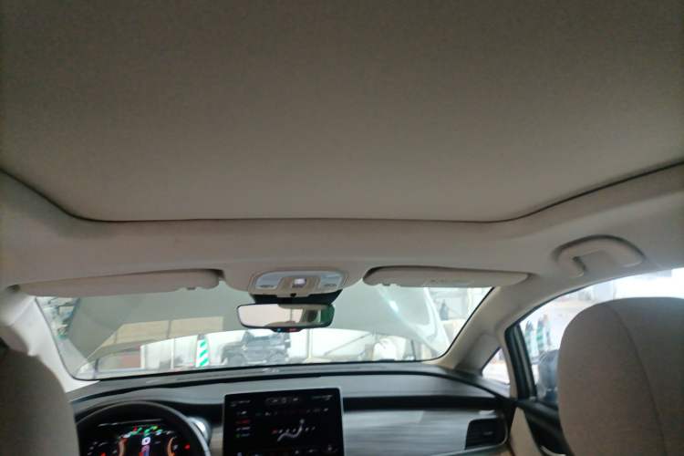 Used BYD Song MAX New Energy 2019 DM 1.5T Smart Connect Zhiyao Model 6-Seater China V Emission Standard Headliner