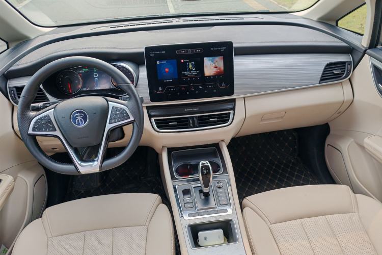 Used BYD Song MAX New Energy 2019 DM 1.5T Smart Connect Zhiyao Model 6-Seater China V Emission Standard Interior 2
