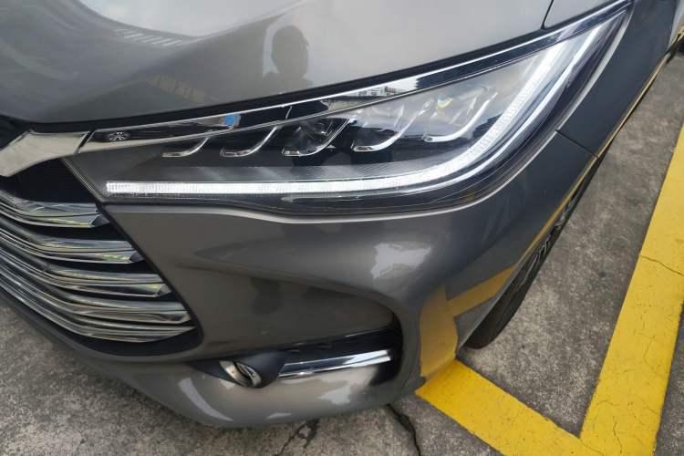 Used BYD Song MAX New Energy 2019 DM 1.5T Smart Connect Enjoyment Model 6-Seater China V Standard Left Front Headlight
