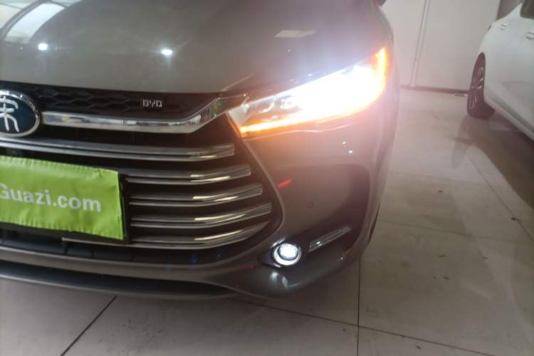 Used BYD Song MAX New Energy 2019 DM 1.5T Smart Connect Zhiyao Model 6-Seater China V Emission Standard Left Front Headlight