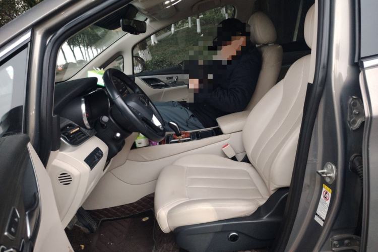 Used BYD Song MAX New Energy 2019 DM 1.5T Smart Connect Zhiyao Model 6-Seater China V Emission Standard Left Front Seat