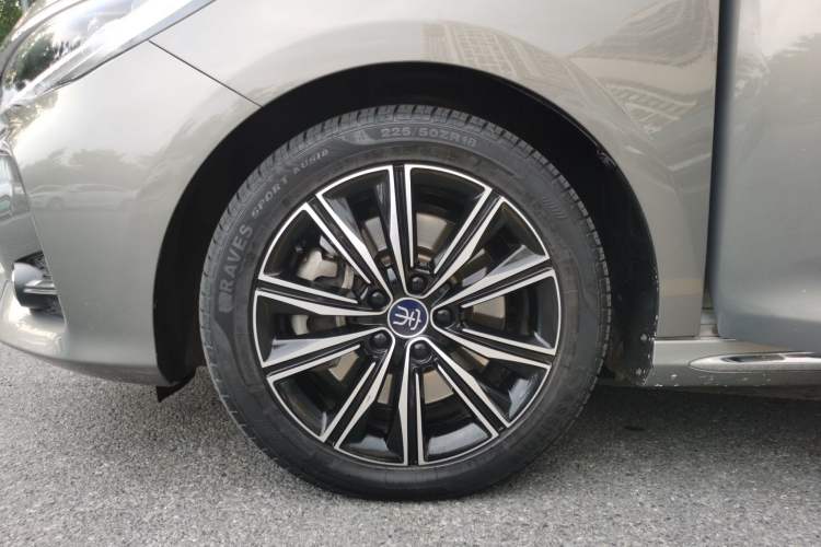 Used BYD Song MAX New Energy 2019 DM 1.5T Smart Connect Zhiyao Model 6-Seater China V Emission Standard Left Front Wheel Hub