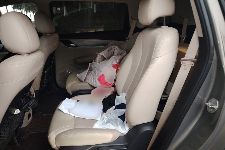 Used BYD Song MAX New Energy 2019 DM 1.5T Smart Connect Zhiyao Model 6-Seater China V Emission Standard Left Rear Seat
