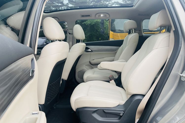 Used BYD Song MAX New Energy 2019 DM 1.5T Smart Connect Zhiyao Model 6-Seater China V Emission Standard Left Rear Seat