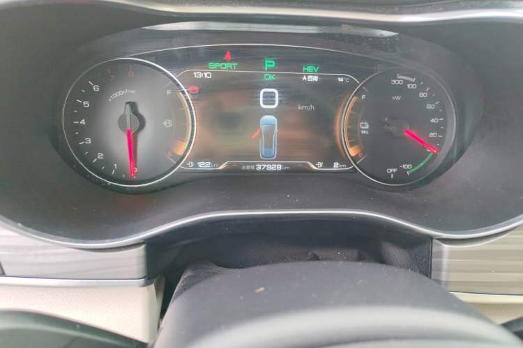Used BYD Song MAX New Energy 2019 DM 1.5T Smart Connect Zhiyao Model 6-Seater China V Emission Standard Odometer Close Up