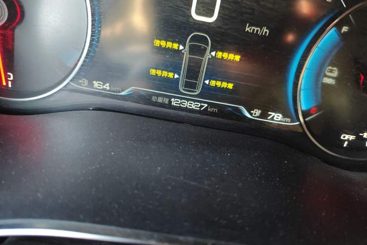 Used BYD Song MAX New Energy 2019 DM 1.5T Smart Connect Zhiyao Model 6-Seater China V Emission Standard Odometer Close Up