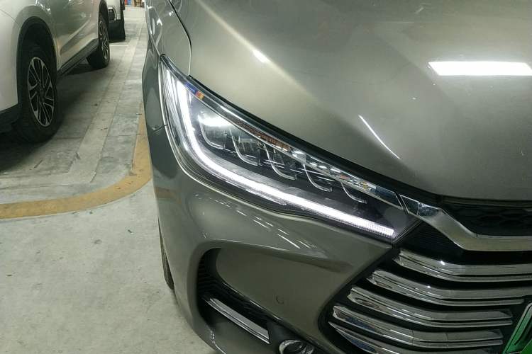 Used BYD Song MAX New Energy 2019 DM 1.5T Smart Connect Zhiyao Model 6-Seater China V Emission Standard Right Front Headlight