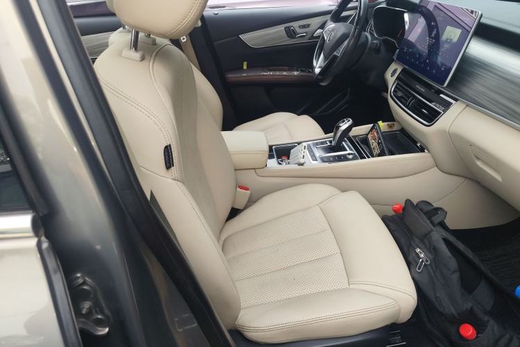 Used BYD Song MAX New Energy 2019 DM 1.5T Smart Connect Enjoyment Model 6-Seater China V Standard Right Front Seat
