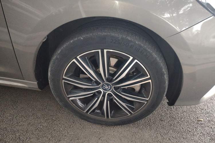 Used BYD Song MAX New Energy 2019 DM 1.5T Smart Connect Zhiyao Model 6-Seater China V Emission Standard Right Front Wheel Hub