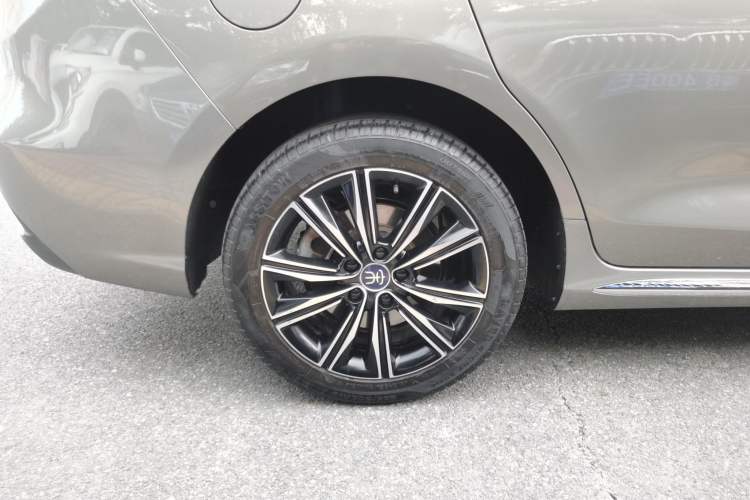 Used BYD Song MAX New Energy 2019 DM 1.5T Smart Connect Zhiyao Model 6-Seater China V Emission Standard Right Rear Wheel Hub