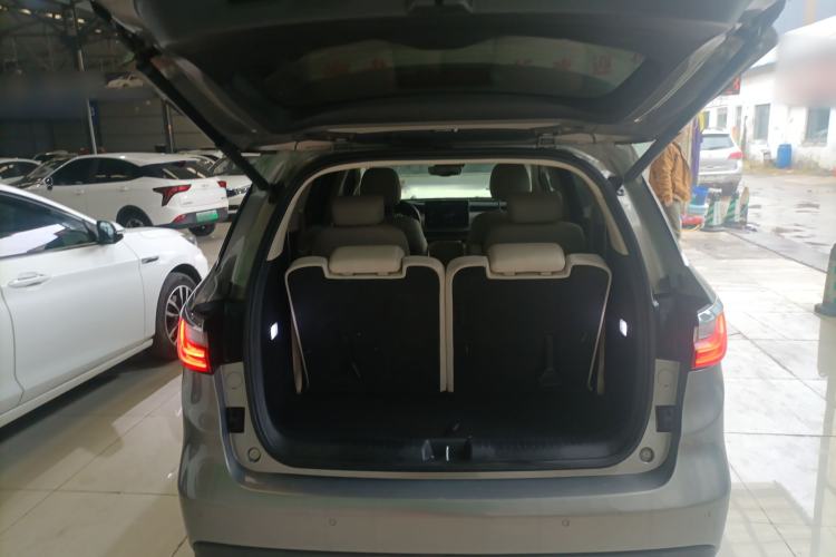 Used BYD Song MAX New Energy 2019 DM 1.5T Smart Connect Zhiyao Model 6-Seater China V Emission Standard Trunk