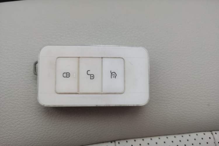 Used BYD Song MAX New Energy 2019 DM 1.5T Smart Connect Zhiyao Model 6-Seater China V Emission Standard Vehicle Key