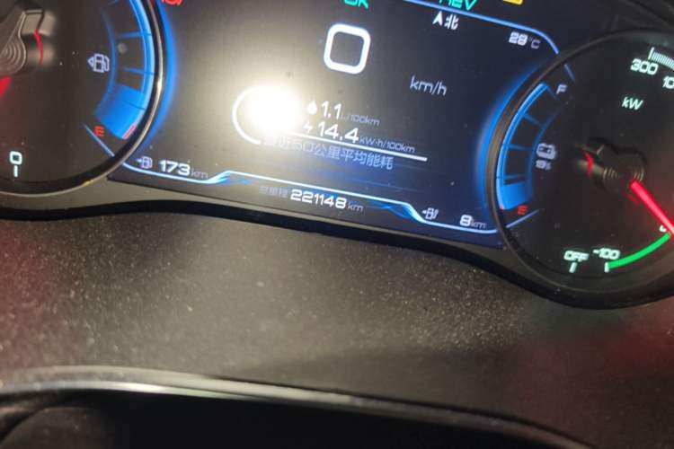 Used BYD Song MAX New Energy 2019 DM 1.5T Smart Connect Enjoyment Model 7 Seats China VI Standard Odometer Close Up