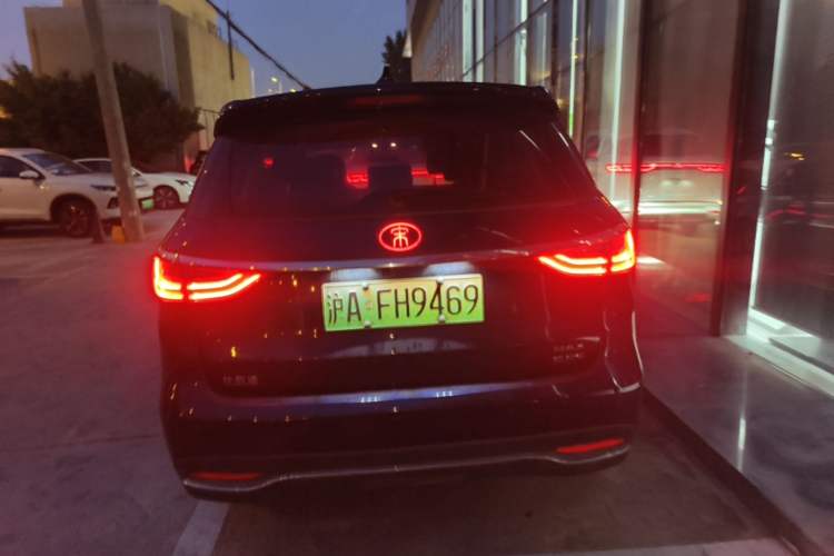 Used BYD Song MAX New Energy 2019 DM 1.5T Smart Connect Enjoyment Model 7 Seats China VI Standard Rear