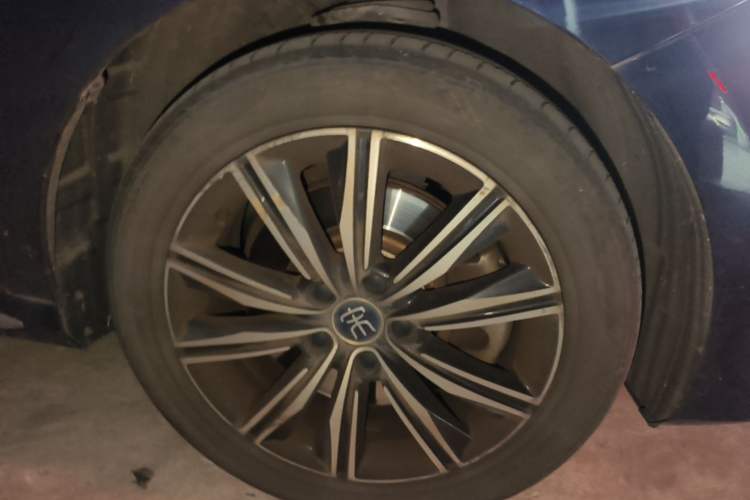 Used BYD Song MAX New Energy 2019 DM 1.5T Smart Connect Enjoyment Model 7 Seats China VI Standard Right Front Wheel Hub