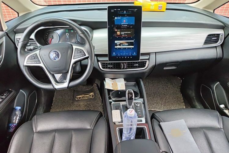 Used BYD Song MAX New Energy 2019 DM 1.5T Smart Connect Zhiyao Model 7 Seats China V Emission Standard Center Console