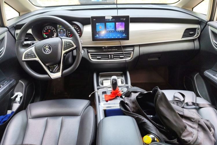 Used BYD Song MAX New Energy 2019 DM 1.5T Smart Connect Advanced 7-Seater China VI Standard Center Console