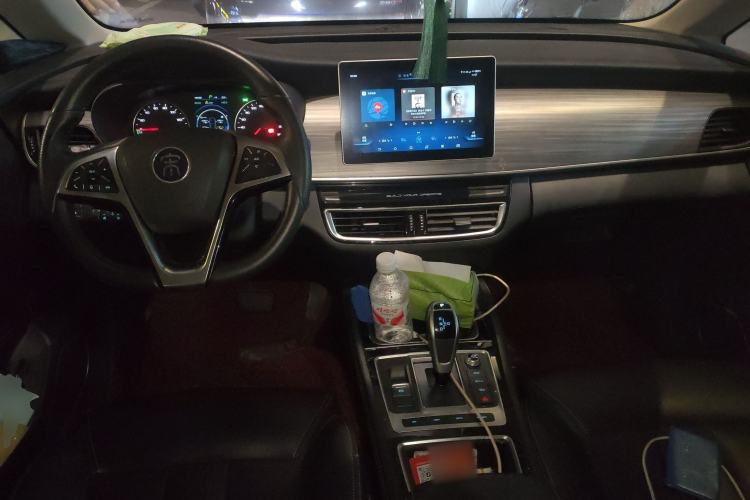Used BYD Song MAX New Energy 2019 DM 1.5T Smart Connect Advanced 7-Seater China VI Standard Center Console