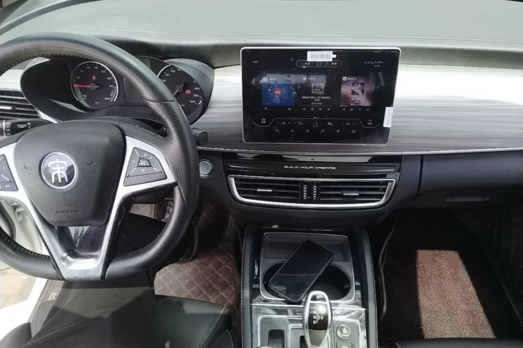 Used BYD Song MAX New Energy 2019 DM 1.5T Smart Connect Advanced 7-Seater China VI Standard Center Console