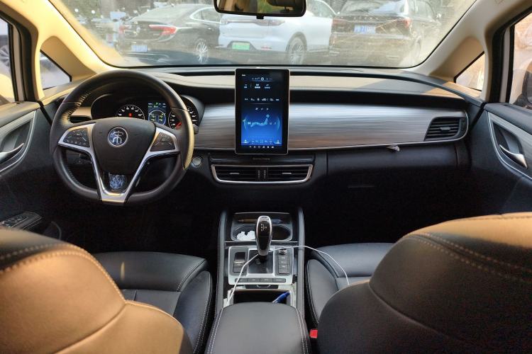 Used BYD Song MAX New Energy 2019 DM 1.5T Smart Connect Advanced 6-Seater China VI Standard Center Console