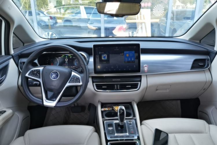 Used BYD Song MAX New Energy 2019 DM 1.5T Smart Connect Zhiyao Model 6 Seats China VI Standard Center Console