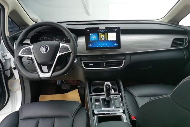Used BYD Song MAX New Energy 2019 DM 1.5T Smart Connect Advanced 7-Seater China VI Standard Center Console