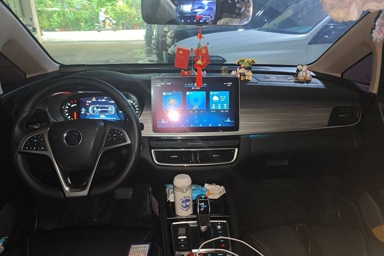 Used BYD Song MAX New Energy 2019 DM 1.5T Smart Connect Enjoyment Model 6-Seater China V Standard Center Console