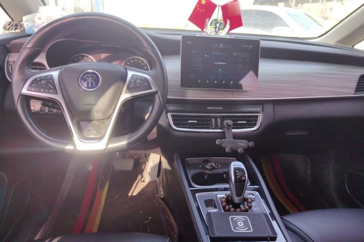 Used BYD Song MAX New Energy 2019 DM 1.5T Smart Connect Advanced 7-Seater China VI Standard Center Console