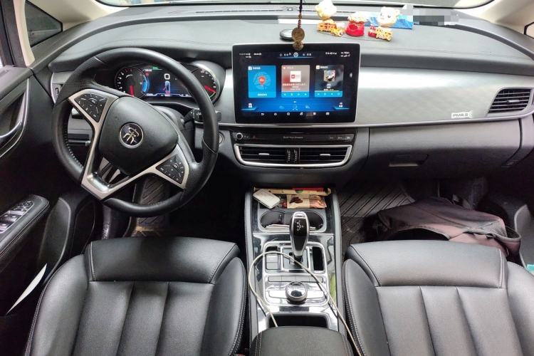 Used BYD Song MAX New Energy 2019 DM 1.5T Smart Connect Enjoyment Model 7 Seats China V Emission Standard Center Console