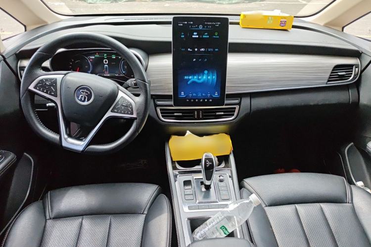 Used BYD Song MAX New Energy 2019 DM 1.5T Smart Connect Zhiyao Model 7 Seats China V Emission Standard Center Console