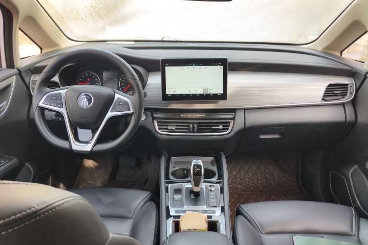 Used BYD Song MAX New Energy 2019 DM 1.5T Smart Connect Advanced 7-Seater China VI Standard Center Console