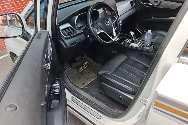Used BYD Song MAX New Energy 2019 DM 1.5T Smart Connect Zhiyao Model 7 Seats China V Emission Standard Driver Seat