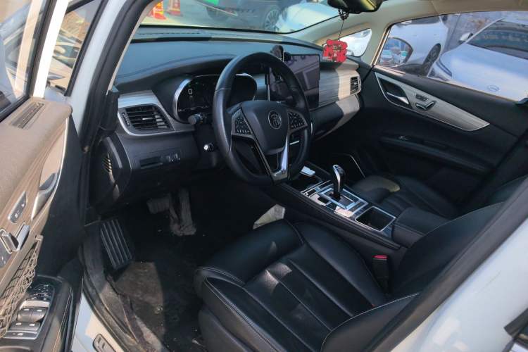 Used BYD Song MAX New Energy 2019 DM 1.5T Smart Connect Zhiyao Model 7 Seats China V Emission Standard Driver Seat