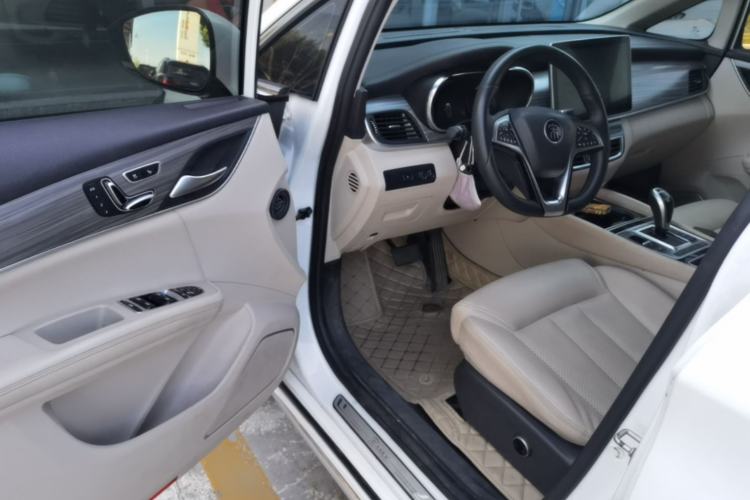 Used BYD Song MAX New Energy 2019 DM 1.5T Smart Connect Zhiyao Model 6 Seats China VI Standard Driver Seat