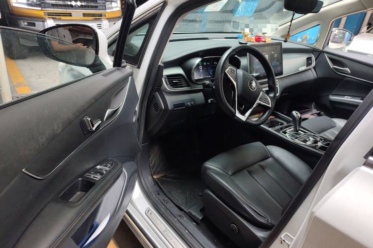 Used BYD Song MAX New Energy 2019 DM 1.5T Smart Connect Enjoyment Model 7 Seats China V Emission Standard Driver Seat
