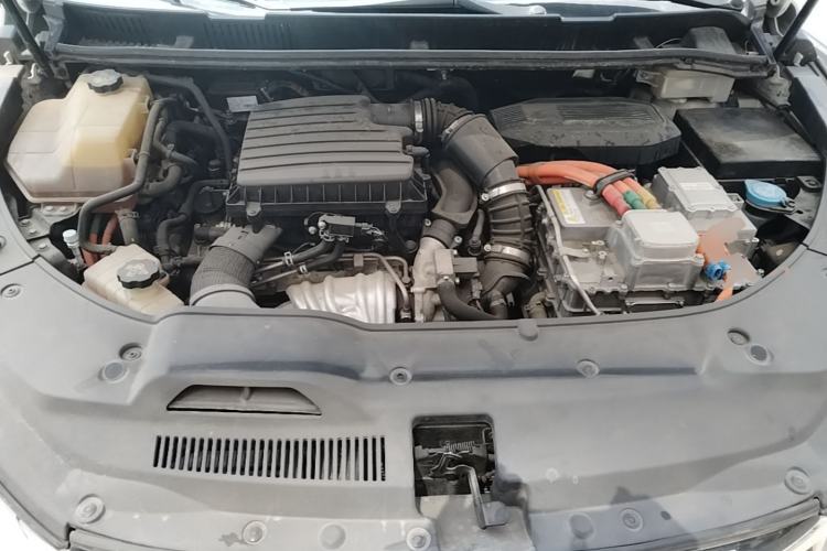 Used BYD Song MAX New Energy 2019 DM 1.5T Smart Connect Advanced 7-Seater China VI Standard Engine Bay