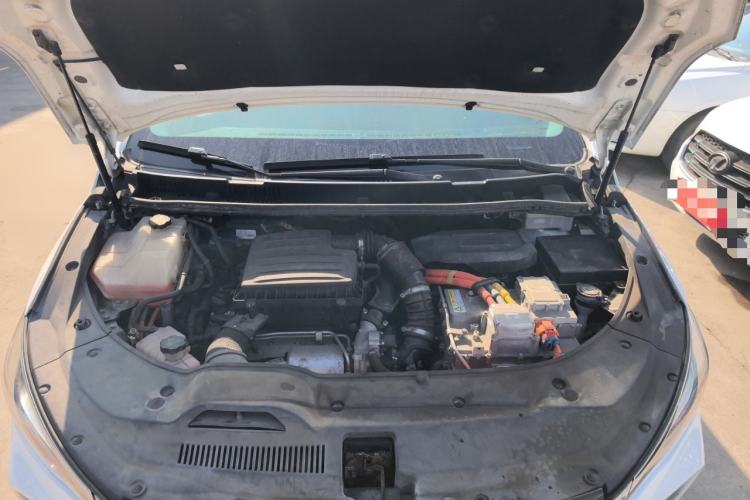Used BYD Song MAX New Energy 2019 DM 1.5T Smart Connect Zhiyao Model 7 Seats China V Emission Standard Engine Bay