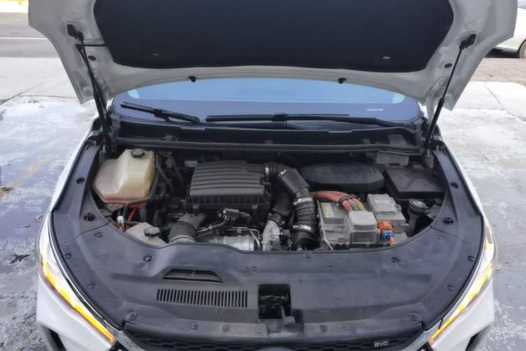 Used BYD Song MAX New Energy 2019 DM 1.5T Smart Connect Zhiyao Model 6 Seats China VI Standard Engine Bay