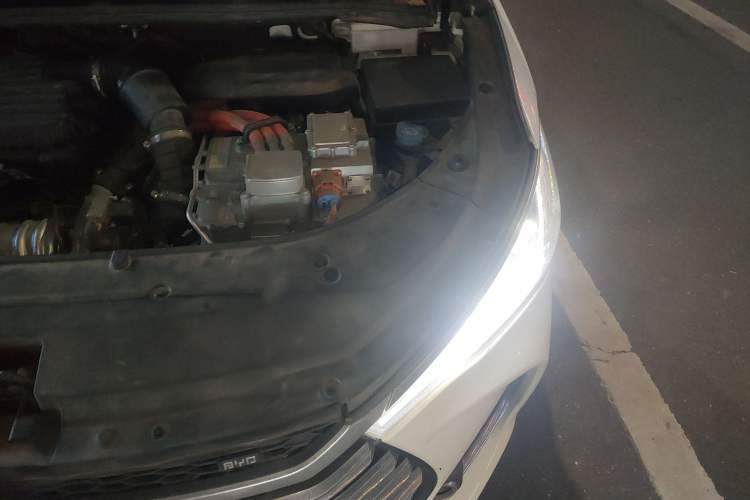 Used BYD Song MAX New Energy 2019 DM 1.5T Smart Connect Advanced 7-Seater China VI Standard Engine Bay Left