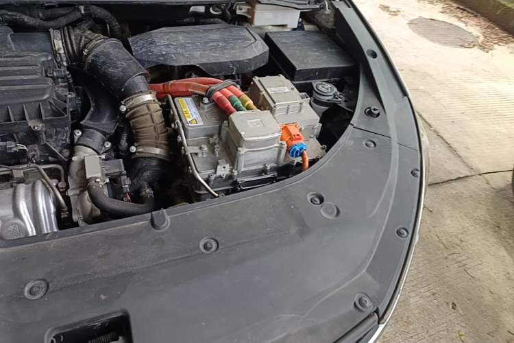 Used BYD Song MAX New Energy 2019 DM 1.5T Smart Connect Advanced 7-Seater China VI Standard Engine Bay Left