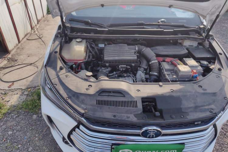 Used BYD Song MAX New Energy 2019 DM 1.5T Smart Connect Advanced 7-Seater China VI Standard Engine Bay Right
