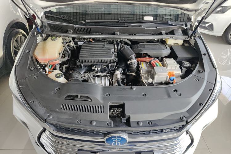 Used BYD Song MAX New Energy 2019 DM 1.5T Smart Connect Zhiyao Model 6 Seats China VI Standard Engine Bay