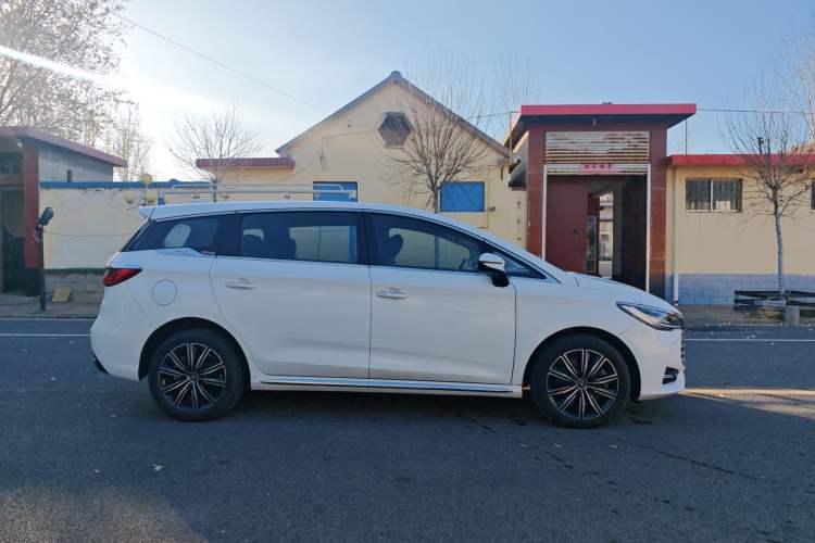 Used BYD Song MAX New Energy 2019 DM 1.5T Smart Connect Advanced 6-Seater China VI Standard Exterior 2