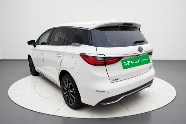 Used BYD Song MAX New Energy 2019 DM 1.5T Smart Connect Advanced 6-Seater China VI Standard Exterior 3