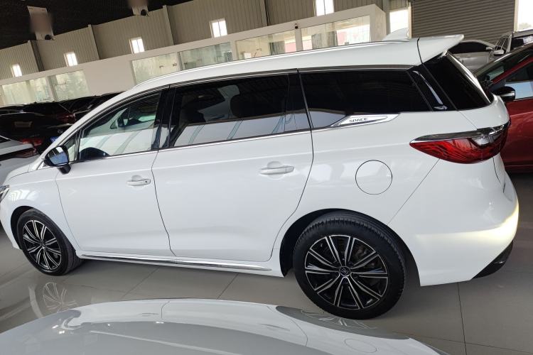 Used BYD Song MAX New Energy 2019 DM 1.5T Smart Connect Zhiyao Model 6 Seats China VI Standard Exterior 3
