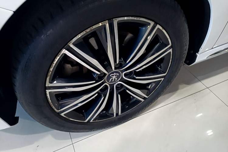 Used BYD Song MAX New Energy 2019 DM 1.5T Smart Connect Enjoyment Model 6 Seats China VI Standard Exterior 3