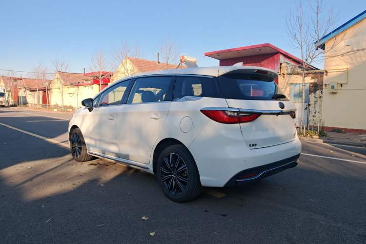 Used BYD Song MAX New Energy 2019 DM 1.5T Smart Connect Advanced 6-Seater China VI Standard Exterior 4
