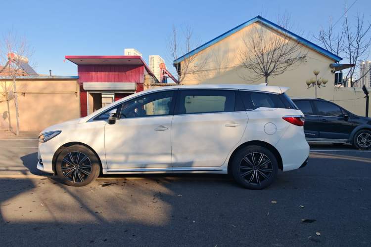 Used BYD Song MAX New Energy 2019 DM 1.5T Smart Connect Advanced 6-Seater China VI Standard Exterior 5
